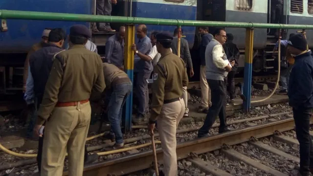 ଷ୍ଟିପ୍‌ ପିନ୍‌ ଭାଙ୍ଗିଯିବାରୁ ରାଉରକେଲା ଷ୍ଟେସନରେ ୨ ଘଣ୍ଟା ୨୦ ମିନିଟ ଅଟକିଲା ହାଓ୍ଵଡ଼ା-ଅହମଦାବାଦ ସୁପର୍‌ଫାଷ୍ଟ୍‍ ଏକ୍ସ୍‌ପ୍ରେସ୍‌