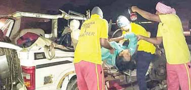 ବସ୍‌-ବଲେରୋ ଧକ୍କା; ୪ ତୀର୍ଥଯାତ୍ରୀ ମୃତ, ବର୍ତ୍ତିଗଲେ ୨ ଶିଶୁ