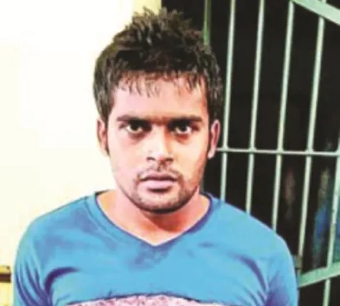 ନିୟନ୍ତ୍ରଣ ବାହାରେ ଚୌଦ୍ୱାର ଜେଲ୍‌ : ଭିଡିଓ କଲ୍‌ରେ ବଟି ଆଦାୟ କରୁଛନ୍ତି ଗ୍ୟାଙ୍ଗ୍‌ଷ୍ଟର୍‌, ବନ୍ଧାହେଲେ ଟାଇଗର‌୍‌ ରାଜା ସମେତ ୫