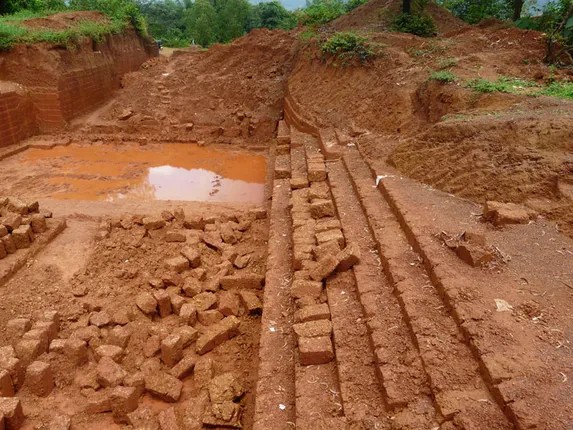 ମାଙ୍କଡ଼ା ପଥର ଚୋରା ଚାଲାଣବେଳେ ୩୦ ଟ୍ରକ୍ ଜବତ