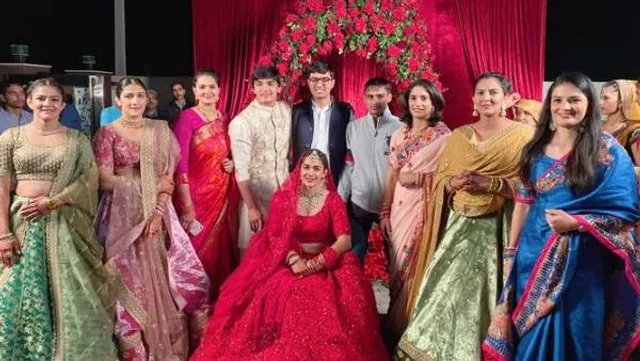 ଏହି କା‌ରଣ ପାଇଁ ନିଜ ବିବାହରେ ସାତ ସ୍ଥାନରେ ଆଠ ଫେରା ନେଲେ ପହିଲାମାନ୍ ବବିତା ଫୋଗଟ