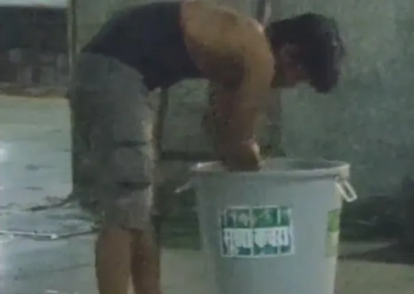 ଡଷ୍ଟବିନରେ ଚା’କପ ସଫା କରୁଥିବାର ଭିଡିଓ ଭାଇରାଲ ହେବା ପରେ ଟ୍ରେନରେ ମିଳୁଥିବା ଚା’କପକୁ ନେଇ ଆରମ୍ଭ ହେଲା ବିବାଦ