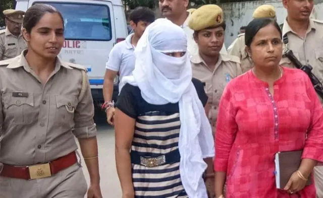 ସ୍ବାମୀ ଚିନ୍ମୟାନନ୍ଦଙ୍କୁ ଯୌନ ଶୋଷଣ ଆରୋପ ଆଣିଥିବା ଆଇନ ଛାତ୍ରୀ ଜେଲରୁ ମୁକୁଳିଲେ