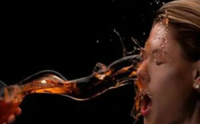 ଦୁଷ୍କର୍ମ ଅଭିଯୋଗ ଫେରାଇ ଆଣିବାକୁ ମନା କରିବାରୁ ଘରେ ପଶି ପୀଡ଼ିତାଙ୍କ ଉପରେ ଏସିଡ୍ ମାଡ଼ କଲେ ୪ ଅଭିଯୁକ୍ତ