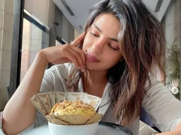 ଖୁଲାସା କଲେ ପ୍ରିୟଙ୍କା: ଏହି ଦୁଇଦିନ ବଢ଼ିଥାଏ ଓଜନ