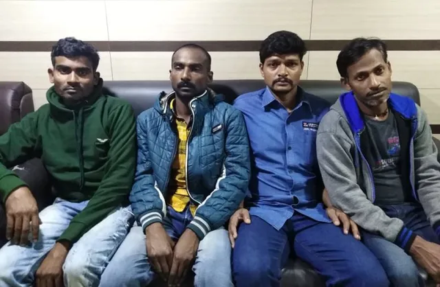 ଶ୍ରୀଲଙ୍କାରୁ ଫେରିଲେ ଫସିଥିବା ୪ ଓଡ଼ିଆ ଶ୍ରମିକ, ଅନ୍ୟ ୭ ଜଣଙ୍କୁ ଫେରାଇ ଆଣିବାକୁ କଲେ ଅନୁରୋଧ