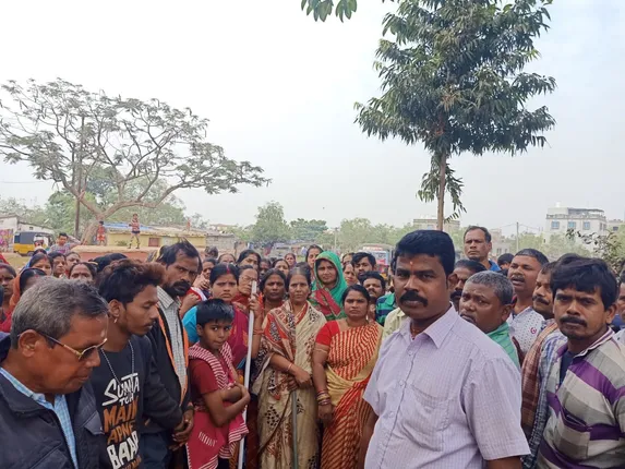 ନୀଳମାଧବ ବସ୍ତି ଉଚ୍ଛେଦକୁ ବିରୋଧ, ଫେରିଗଲା ଉଚ୍ଛେଦକାରୀ ଦଳ