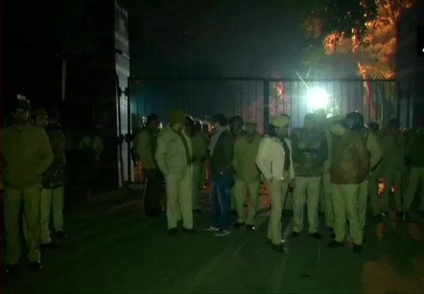 ଜେଏନୟୁ କ୍ୟାମ୍ପସରେ ତୀବ୍ର ଛାତ୍ର ଅଶାନ୍ତି, ଫାଟିଲା ଛାତ୍ର ସଂଘ ସଭାପତିଙ୍କ ମୁଣ୍ଡ