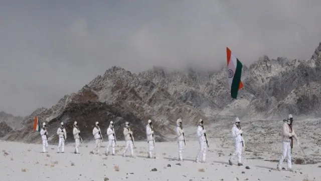 ସମୁଦ୍ର ପତ୍ତନଠାରୁ ୧୭ ହଜାର ଫୁଟ ଉଚ୍ଚତାରେ ଯବାନ ଉଡ଼ାଇଲେ ତ୍ରିରଙ୍ଗା