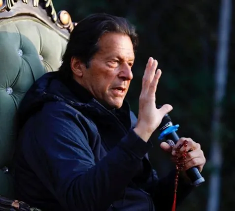 ବଲିଉଡ୍‌କୁ ଦାୟୀ କଲେ ପାକ୍‌ ପ୍ରଧାନମନ୍ତ୍ରୀ ଇମ୍ରାନ୍‌; କହିଲେ ବଲିଉଡ୍‌ ସିନେମା ପାଇଁ ପାକିସ୍ତାନରେ ବୃଦ୍ଧି ପାଉଛି ଯୌନ ଅପରାଧ