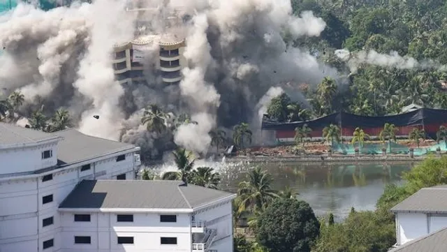 ମାଟିରେ ମିଶିଲା ବେଆଇନ୍‌ ଭାବେ ନିର୍ମିତ ୪ ଆପାର୍ଟମେଣ୍ଟ