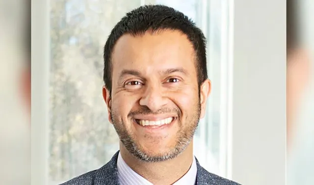 ଚାକିରି ନେଲା ଫେସ୍‌ବୁକ୍‌ ପୋଷ୍ଟ୍‌! ମଜାଳିଆ ପୋଷ୍ଟ୍‌ କରି ଫସିଲେ ଭାରତୀୟ-ଆମେରିକୀୟ ପ୍ରଫେସର