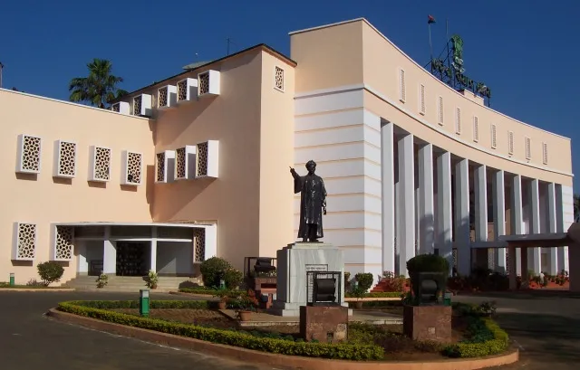 ଅଡ଼ୁଆରେ ପକାଇଲେ ୬ ବିଭାଗ, ବିଧାନସଭାରେ ଘେରିବାକୁ ବିରୋଧୀଙ୍କ ସଜବାଜ