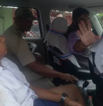 ନିଜ ଗାଡ଼ିରେ ବସାଇ ଆହତ ଛାତ୍ରକୁ ଡାକ୍ତରଖାନାକୁ ନେଲେ ଵ୍ରହ୍ମପୁର ମହାନଗର ନିଗମ କମିସନର୍