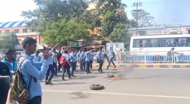 ଯୁକ୍ତ ଦୁଇ ପ୍ରଥମ ବର୍ଷ ପାସ୍‌ ବାଧ୍ୟତାମୂଳକ ପ୍ରସଙ୍ଗ : ବିଜେବି କଲେଜ୍‌ରେ ଛାତ୍ର ଅସନ୍ତୋଷ