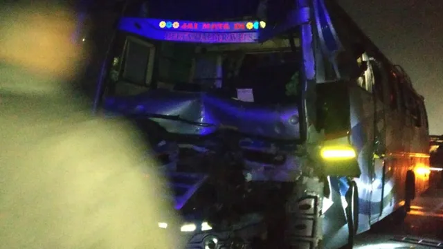 ଶେରଗଡ଼ ନିକଟରେ ଟ୍ରକ୍‌ ପଛରେ ଧକ୍କା ଖାଇଲା ତୀର୍ଥଯାତ୍ରୀ ବସ୍‌; ଅନ୍ୟୂନ ୩୦ ଯାତ୍ରୀ ଆହତ