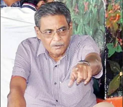 ଶୀତ ରାତିରେ ମଝି ପାହାଚରେ ନିରବ, ଅଧାରେ ରହିଗଲା ଭଲ ଚଳଚ୍ଚିତ୍ରର ଭୋକ..