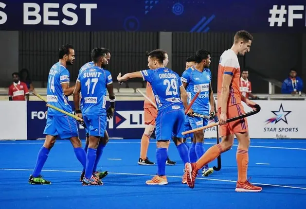 ଏଫ୍‌ଆଇଏଚ୍‌ ହକି ପ୍ରୋ-ଲିଗ୍‌: ନେଦରଲାଣ୍ଡ୍ସକୁ ୫-୨ ଗୋଲରେ ହରାଇ ଦର୍ଶକଙ୍କ ମନ ଜିଣିଲା ଭାରତୀୟ ଟିମ୍‌