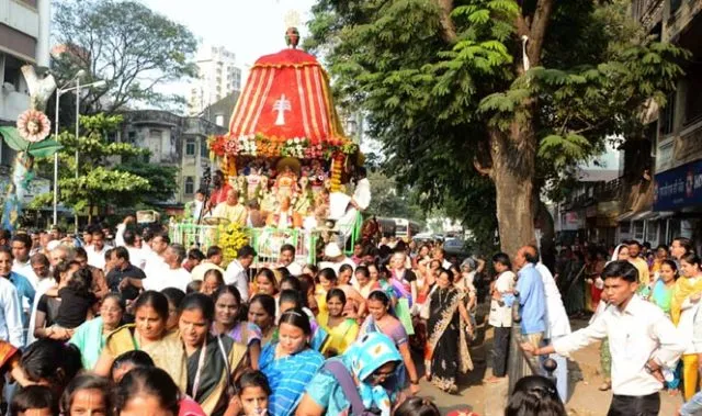 ପୁଣି ଅଦିନେ ଗଡ଼ିଲା ରଥ : କଥା ଦେଲେ, ମାନିଲେନି; ଇସ୍କନ୍‌ ପକ୍ଷରୁ ମୁମ୍ବାଇରେ ଚତୁର୍ଦ୍ଧା ମୂର୍ତିଙ୍କୁ ନେଇ ଗଡ଼ିଲା ରଥ
