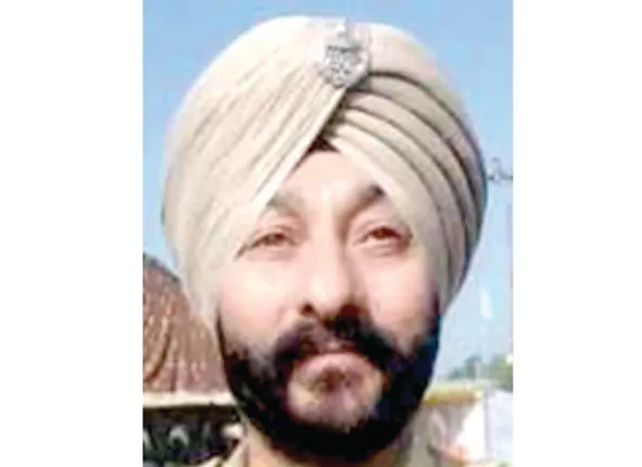 ଆତଙ୍କବାଦୀଙ୍କୁ ଆଶ୍ର‌ୟ ଦେଇଥିଲେ ଡିଏସ୍‌ପି, ଅଫଜଲ୍‌ ଗୁରୁ ସହ ସଂପର୍କର ଖୋଳତାଡ଼