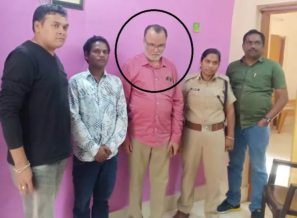 ଶିକ୍ଷକ ଆତ୍ମହତ୍ୟା ଘଟଣାରେ କୋରାପୁଟ ଜିଲ୍ଲା ଶିକ୍ଷା ଅଧିକାରୀ ପ୍ରମୋଦ ପଣ୍ଡା ଗିରଫ