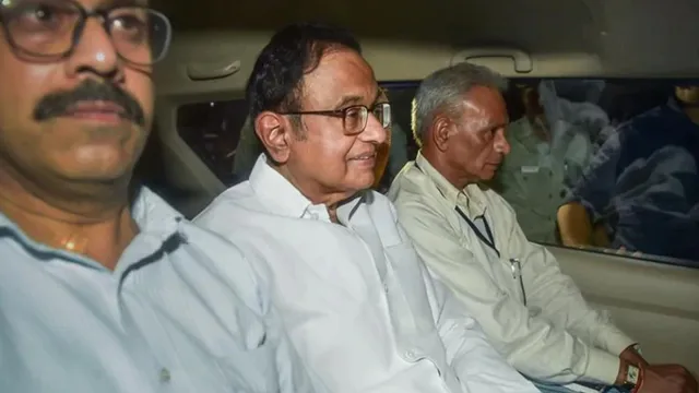 ଚିଦମ୍ବରମ୍‌ଙ୍କୁ ଗିରଫ କରିବାକୁ ତାଙ୍କ ଘର କାନ୍ଥକୁ ଚଢ଼ିଥିବା ‘ସିବିଆଇ’ ଅଧିକାରୀଙ୍କୁ ରାଷ୍ଟ୍ରପତି ପଦକ