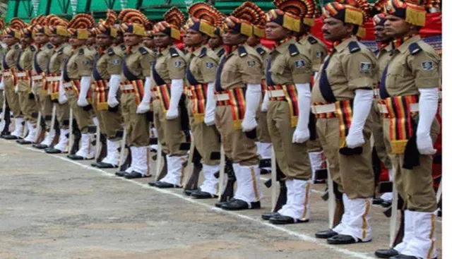 ବାରମ୍ବାର ବଦଳୁଛି ପୁଲିସ ବିଭାଗ ନିଯୁକ୍ତି ନିୟମ : ମୃତ ପୁଲିସ ପରିବାରର ୧୬୫ଜଣ ହତାଶ, ନିଯୁକ୍ତି ନ‌ ଦେଲେ ଆନ୍ଦୋଳନ ଚେତାବନୀ