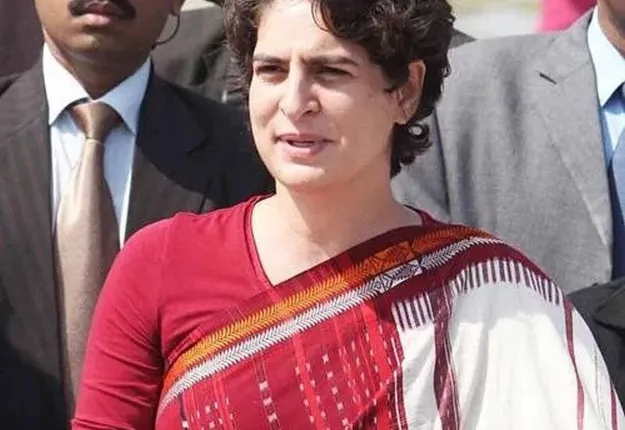 ଝିଅ ବାହାଘର ପାଇଁ ପ୍ରିୟଙ୍କାଙ୍କୁ ନାଉରିଆଙ୍କ ନିମନ୍ତ୍ରଣ, ଶୁଭେଚ୍ଛା ପତ୍ର ସହ ଶାଢି ପଠାଇଲେ