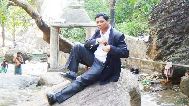 ମା’ଙ୍କ ଅନ୍ତ୍ୟେଷ୍ଟିକ୍ରିୟା ପାଇଁ ଶ୍ମଶାନରେ ପହଞ୍ଚିଥିବା ପୁଞ୍ଜିଲାଲ କଲେ ଏଭଳି ବୋବାଲ; କହିଲେ, ଖାଲି କ’ଣ ନିଆଁ ଲଗାଇ ଦେଇ ପଳାଇବି ନା କ’ଣ?