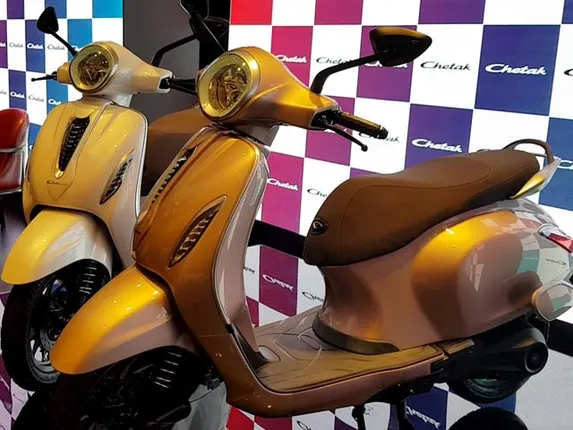 ନୂଆ ରୂପରେ ରାସ୍ତାକୁ ଓହ୍ଲାଇବ ବଜାଜ୍ ଚେତକ : ପେଟ୍ରୋଲ ନୁହେଁ ବ୍ୟାଟେରିରେ ଚାଲିବ, ୭୦ହଜାର କିଲୋମିଟର ପରେ ବଦଳିବ ବ୍ୟାଟେରି