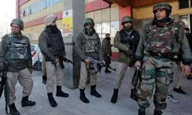 ଜମ୍ମୁକାଶ୍ମୀରରେ ବଡ଼ଧରଣର ଆତଙ୍କବାଦୀ ଆକ୍ରମଣ ଯୋଜନା କରୁଥିବାବେଳେ ୪ ଆତଙ୍କୀଙ୍କୁ ଧରିଲେ ସୁରକ୍ଷାକର୍ମୀ