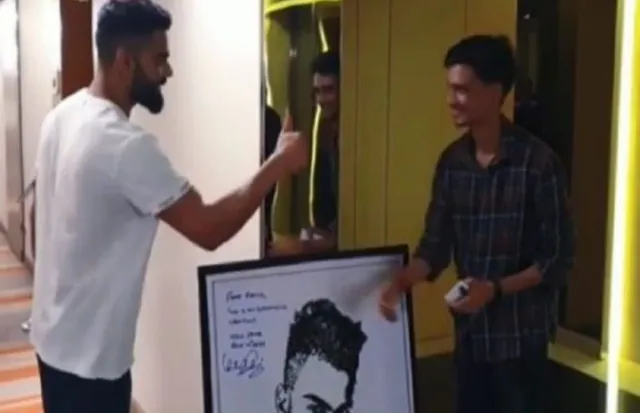 କେତୋଟି ପୁରୁଣା ମୋବାଇଲ ଫୋନ୍‌କୁ ଏକାଠି କରି ପ୍ରଶଂସକ ତିଆରି କଲେ କୋହଲିଙ୍କ ଏହି ସୁନ୍ଦର ଚିତ୍ର; ଖୁସି ହେଲେ କ୍ରିକେଟର