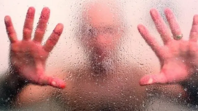 ଦିନକୁ ୩ଟି ସାବୁନ ‌ଶେଷ କରିବା ସହ ୧୦ଘଣ୍ଟା ପର୍ଯ୍ୟନ୍ତ ଗାଧୋଉଥିଲେ ଯୁବକ, ୭ମାସ ପରେ ସାମ୍ନାକୁ ଆସିଲା କାରଣ