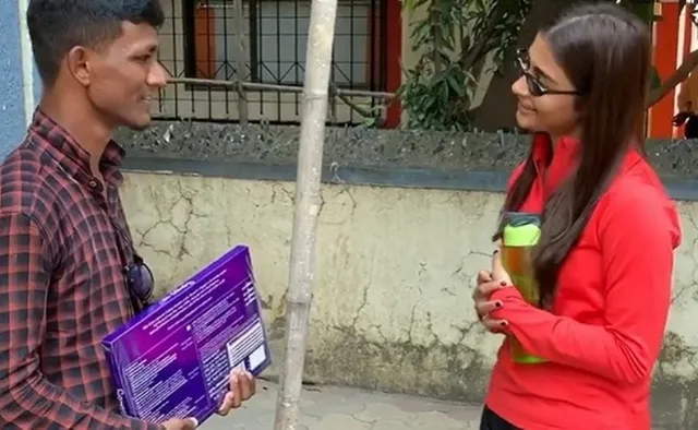 ଅଭିନେତ୍ରୀ ପୂଜା ହେଗଡେକୁ ଭେଟିବା ପାଇଁ ୫ଦିନ ରାସ୍ତା କଡ଼ରେ ଶୋଇଲେ ପ୍ରଶଂସକ, ଭେଟିବା ପରେ ପୂଜା କହିଲେ ଏଭଳି କଥା...