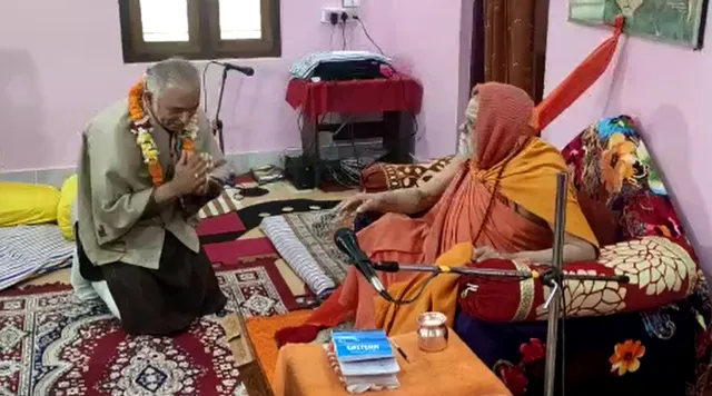 ସୁପ୍ରିମକୋର୍ଟଙ୍କ ନିର୍ଦ୍ଦେଶ କ୍ରମେ ଶଙ୍କରାଚାର୍ଯ୍ୟଙ୍କୁ ଭେଟି ମତାମତ ଲୋଡିଲେ ଗଜପତି ମହାରାଜ