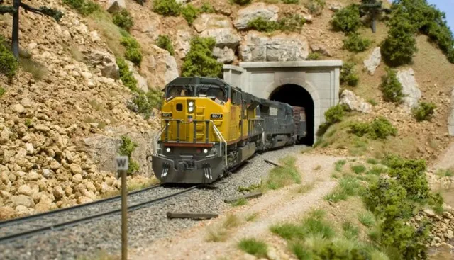 ଚଳିତବର୍ଷ ମାର୍ଚ୍ଚରେ ଲୋକାର୍ପିତ ହୋଇପାରେ ପାହାଡ ଉପରେ ପ୍ରଥମଥର ୧୦୦ କିଲୋମିଟର ବେଗରେ ଗଡିବାକୁ ଥିବା ଟ୍ରେନ୍‌