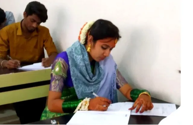 ପରୀକ୍ଷାକେନ୍ଦ୍ର ଆସି ପରୀକ୍ଷା ଦେଲେ ନବବଧୂ