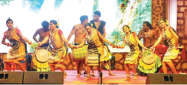 ଖଣ୍ଡଗିରି-ଉଦୟଗିରି ମହୋତ୍ସବର ଦ୍ବିତୀୟ ସନ୍ଧ୍ୟା: ମନ କିଣିଲା ଶବର ଶବରୀ ଓ ଗୋଟିପୁଅ ନୃତ୍ୟ