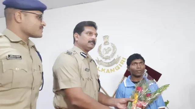 ମାଲକାନଗିରି ପୁଲିସ ନିକଟରେ ଆତ୍ମସମର୍ପଣ କଲା ଛତିଶଗଡ଼ର ଦୁର୍ଦ୍ଦାନ୍ତ ମାଓବାଦୀ