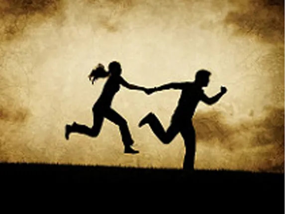 ଅନ୍ୟଜଣଙ୍କ ପତ୍ନୀଙ୍କୁ ନେଇ ଫେରାର ହୋଇଗଲେ କଂଗ୍ରେସ ନେତା