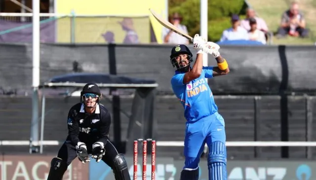 ନ୍ୟୁଜିଲାଣ୍ଡକୁ ୩୪୮ ରନର ଟାର୍ଗେଟ ଦେଲା ଭାରତ