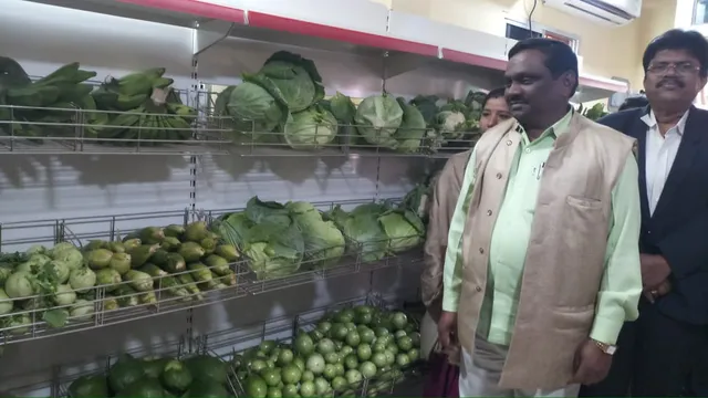 ଭଲ ଖବର: ‘କନ୍ଧମାଳ ଫ୍ରେସ୍‌’ରେ ବିକ୍ରି ହେବ ବନଜାତ ଦ୍ରବ୍ୟ, ପନିପରିବା ବିକ୍ରି ଆରମ୍ଭ, ଉପକୃତ ହେବେ ସ୍ଥାନୀୟ ଚାଷୀ-ଅଧିବାସୀ