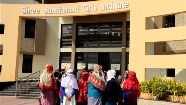 ଲଜ୍ଜା: ଋତୁସ୍ରାବର ପ୍ରମାଣ ପାଇଁ ଅନ୍ତର୍ବସ୍ତ୍ର ଖୋଲିବାକୁ ୬୮ଜଣ ଛାତ୍ରୀଙ୍କୁ କହିଲେ କଲେଜ କର୍ତ୍ତୃପକ୍ଷ; ତଦନ୍ତ ନିର୍ଦ୍ଦେଶ ଦେଲେ ଜାତୀୟ ମହିଳା କମିଶନ