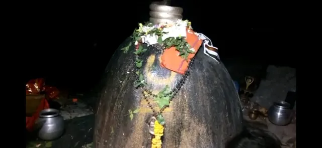 ଗୁପ୍ତେଶ୍ୱର ପୀଠରେ ଜାଗର: ୫୦ ହଜାର ଶ୍ରଦ୍ଧାଳୁଙ୍କ ଭିଡ, ଆନ୍ଧ୍ର-ଛତିଶଗଡ଼-ତେଲେଙ୍ଗାନାରୁ ବି ଭକ୍ତ ପହଞ୍ଚିଲେ