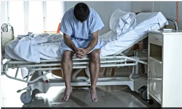 ଭାରତରେ ଚୀନ ବ୍ୟକ୍ତିଙ୍କୁ ମିଳିଲା ନାହିଁ ହୋଟେଲ, ସାହାଯ୍ୟ ପାଇଁ ଥାନାକୁ ଯିବାରୁ ହସ୍‌ପିଟାଲ୍‌ରେ ନେଇ ଭର୍ତ୍ତି କଲା ପୁଲିସ