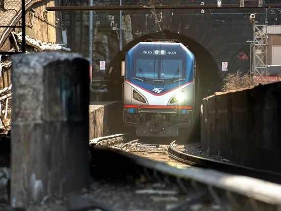 ପ୍ରଥମଥର ପାହାଡ଼ ଉପରେ ୧୦୦କିମି ବେଗରେ ଗଡ଼ିବ ଟ୍ରେନ୍‌