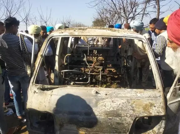 ପଞ୍ଜାବ: ସ୍କୁଲ୍‌ ଭ୍ୟାନ୍‌ରେ ଲାଗିଗଲା ନିଆଁ, ୪ ଛାତ୍ରଛାତ୍ରୀ ମୃତ