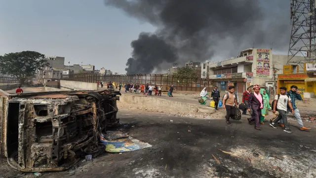 ଦିଲ୍ଲୀ ସିଏଏ ହିଂସା: ମୃତ୍ୟୁ ସଂଖ୍ୟା ୨୭, କ୍ଷତିଗ୍ରସ୍ତ ଅଞ୍ଚଳ ବୁଲିଲେ ଅରବିନ୍ଦ କେଜ୍ରିଓ୍ଵାଲ