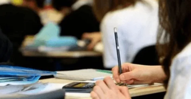 ୧୦୫ ବର୍ଷ ବୟସରେ ବୃଦ୍ଧା  ଚତୁର୍ଥ ଶ୍ରେଣୀ ପରୀକ୍ଷାରେ ଉତ୍ତୀର୍ଣ୍ଣ ହୋଇ ରଖିଲେ ଏତିକି ପ୍ରତିଶତ ମାର୍କ...