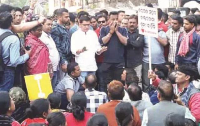 ସିଟି ହସ୍ପିଟାଲ ଦାବିରେ ବରଗଡ଼ ବନ୍ଦ : ବିଧାୟକଙ୍କୁ ୮ଘଣ୍ଟା ଘେରିଲେ